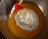Foto del paso 3 de la receta: Crema navideña de mango y frutos rojos al aroma de tyrni