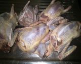 Foto del paso 1 de la receta: Tortolas en salsa de cebolla