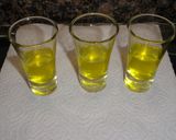 Foto del paso 2 de la receta: Vasitos de crema de melocotón y gelatina de limón