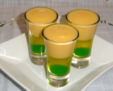 Foto del paso 5 de la receta: Vasitos de crema de melocotón y gelatina de limón