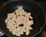 Foto del paso 2 de la receta: Ensalada templada de alubias y salteado de verduras