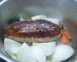 Foto del paso 3 de la receta: Redondo de cerdo relleno de pasas y ciruelas