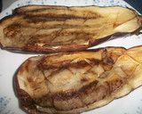 Foto del paso 1 de la receta: Puré de patatas con berenjena al ajo