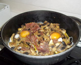 Foto del paso 4 de la receta: Revuelto de champiñones y jamón serrano