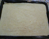 Foto del paso 5 de la receta: Arrollado de pionono con crema de pollo, morrones, huevos y alcaparras