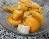 Foto del paso 2 de la receta: Mus de plátano melocotón y mango
