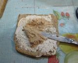 Foto del paso 3 de la receta: Sándwich integral con crema de pollo