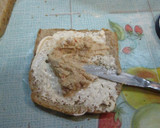 Foto del paso 3 de la receta: Sándwich integral con crema de pollo