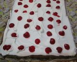 Foto del paso 7 de la receta: Arrollado de chocolate con chantillí y cerezas