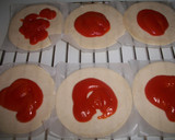 Foto del paso 1 de la receta: Pizzas de queso cheddar y jamón ibérico