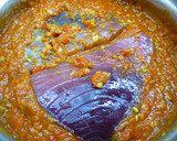 Foto del paso 3 de la receta: Atún rojo con tomate y pimientos