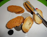 Foto del paso 1 de la receta: Tostas de romesco con dátiles
