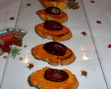 Foto del paso 2 de la receta: Tostas de romesco con dátiles