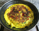 Foto del paso 4 de la receta: Tortilla con huevos caseros de perejil y pavo