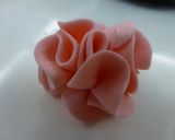 Foto del paso 3 de la receta: Hacer flores de fondant para tartas