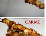 Foto del paso 5 de la receta: Brochetas de conejo y manzana