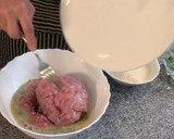 Foto del paso 1 de la receta: Albóndigas guisadas con sepia y guisantes