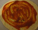 Foto del paso 2 de la receta: Pizza invertida de bacon y gambas