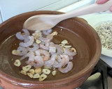 Foto del paso 3 de la receta: Fetuchinis con gulas y gambas