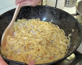Foto del paso 7 de la receta: Fetuchinis con gulas y gambas