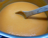 Foto del paso 7 de la receta: Crema de calabaza con salsa de nata y yema