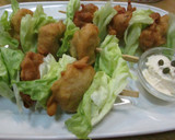 Foto del paso 8 de la receta: Buñuelos de lechuga y atún en brochetas