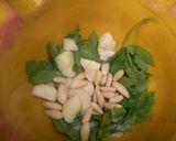 Foto del paso 2 de la receta: Pechuga de pollo empiñonada