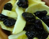 Foto del paso 2 de la receta: Compota de peras, manzanas y ciruelas turcas pasas