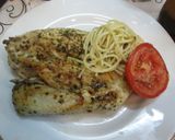 Foto del paso 5 de la receta: Pechugas de pollo con espaguetis y tomates