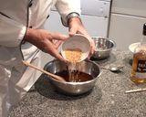 Foto del paso 5 de la receta: Bombones de chocolate con forma de corazón para San Valentín