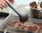 Foto del paso 13 de la receta: Bombones de chocolate con forma de corazón para San Valentín