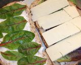 Foto del paso 3 de la receta: Bocadillo de queso cheddar y espinacas baby