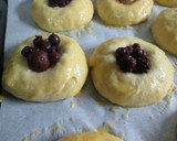 Foto del paso 6 de la receta: Brioches con frutos rojos