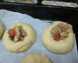 Foto del paso 6 de la receta: Brioches con muesli crujiente y frutas