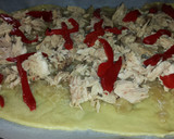 Foto del paso 3 de la receta: Empanada gallega de bonito, cebolla y pimientos