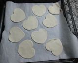 Foto del paso 2 de la receta: Galleta con corazón de fresa