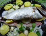 Foto del paso 2 de la receta: Besugo al horno con patatas cocidas y aceitunas