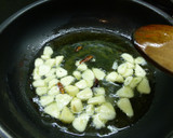 Foto del paso 4 de la receta: Besugo al horno con patatas cocidas y aceitunas