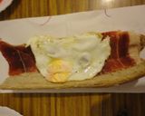 Foto del paso 4 de la receta: Bocata de jamón y huevo frito