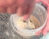 Foto del paso 3 de la receta: Masa madre con harina integral de centeno
