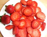 Foto del paso 1 de la receta: Postre light de queso fresco con manzana y fresas