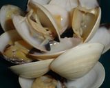 Foto del paso 3 de la receta: Arroz meloso con langostinos y almejas