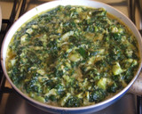 Foto del paso 5 de la receta: Tortilla sabrosa de brécol y espinacas con queso