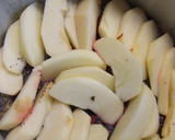 Foto del paso 7 de la receta: Pastel de manzana con frambuesas y semillas de amapola