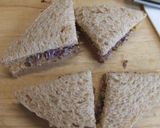 Foto del paso 5 de la receta: Sándwiches de atún, huevo duro y col lombarda