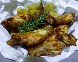 Foto del paso 9 de la receta: Alitas de pollo fritas con patatas dinamita