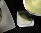 Foto del paso 2 de la receta: Postre delicioso de peras en almíbar y yogur de limón