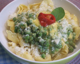 Foto del paso 6 de la receta: Tortelloni con salsa de guisantes y cheddar maduro