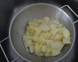 Foto del paso 1 de la receta: Revuelto de patatas con jamón