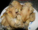 Foto del paso 2 de la receta: Manitas de cerdo en fritada